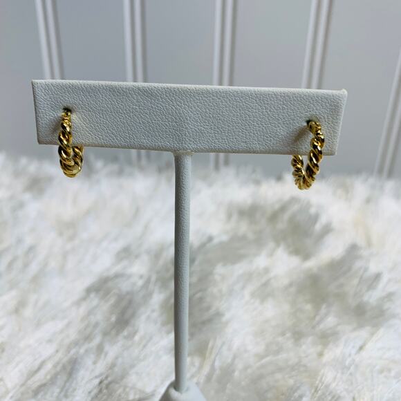 Gold Ribbed Hoop Earrings Clasp Hook 0.5" diameter - Picture 3 of 4